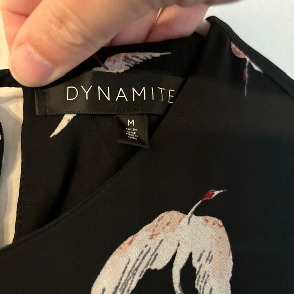 Dynamite Women’s Swallow Bird long tie sleeve scoop neck dress size medium EUC! - Picture 8 of 12